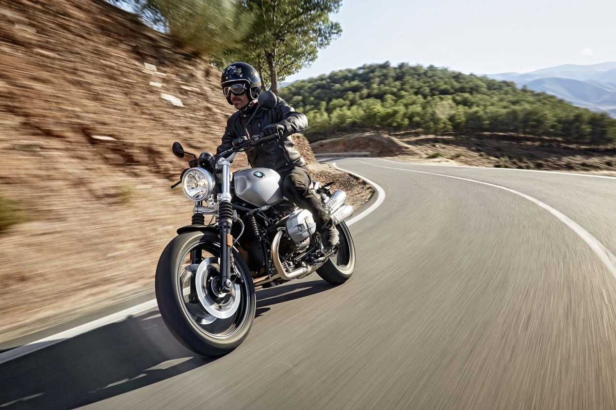2016-BMW-R-nineT-Scrambler-02