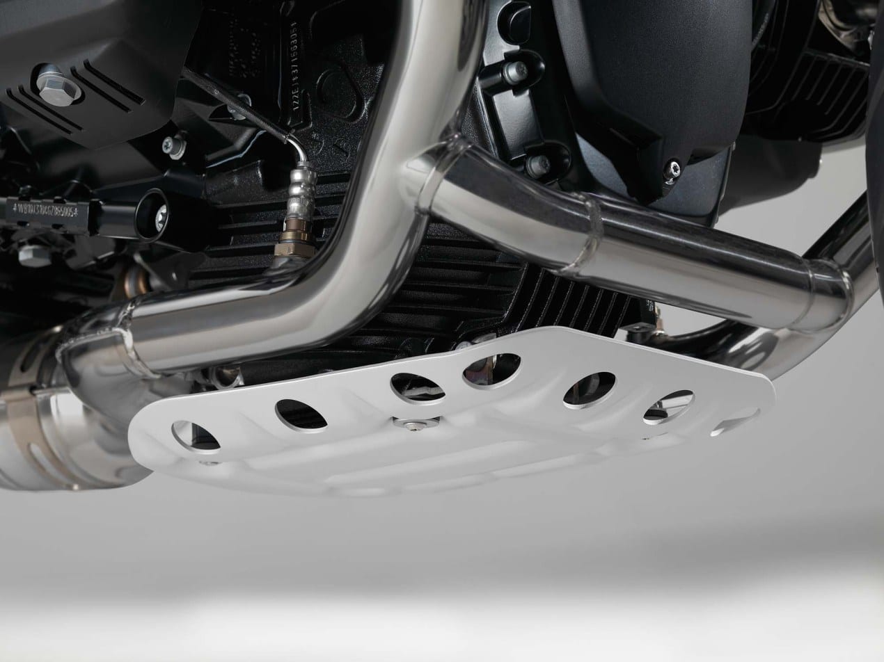 2016-BMW-R-nineT-Scrambler-details-08