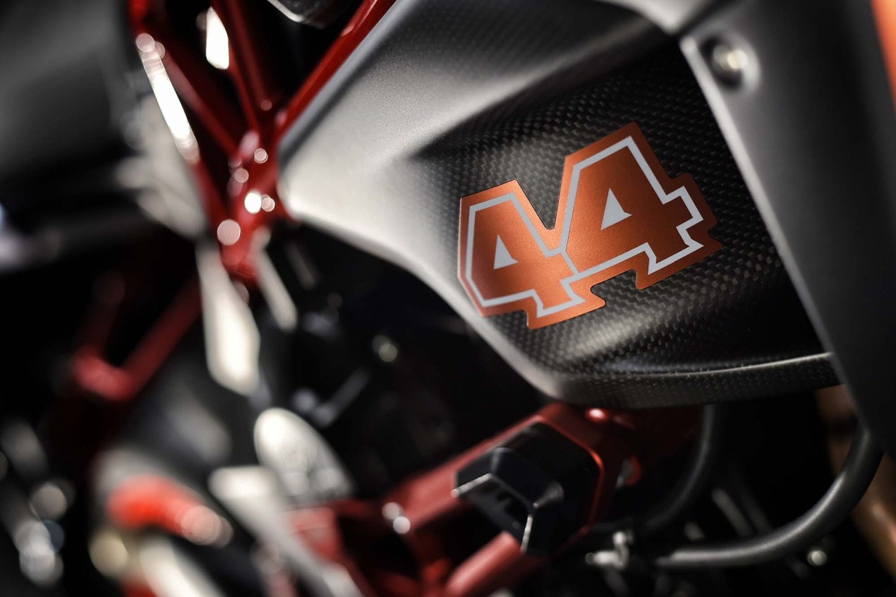 2016-MV-Agusta-Dragster-RR-Lewis-Hamilton-21