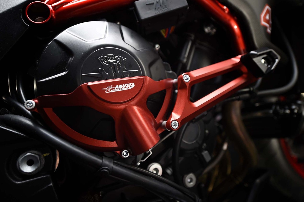 2016-MV-Agusta-Dragster-RR-Lewis-Hamilton-26