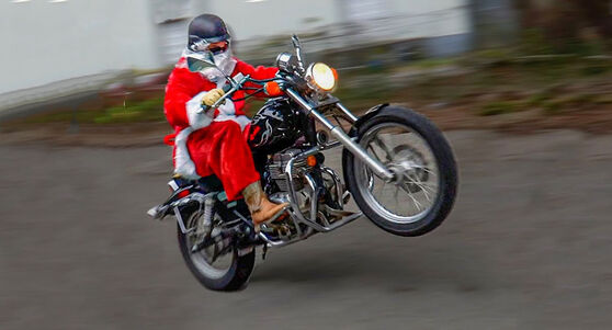 Tíz karácsonyi ajándékötlet motorosoknak – pénztárcabarát, praktikus meglepetések