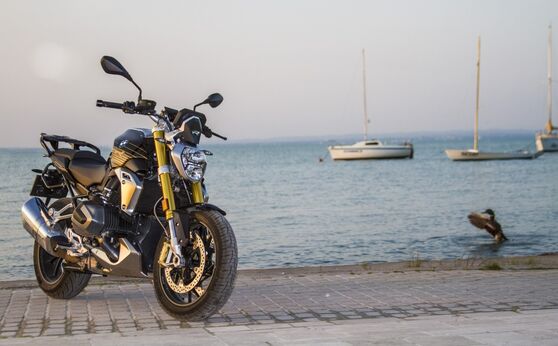 bmw r 1300 r