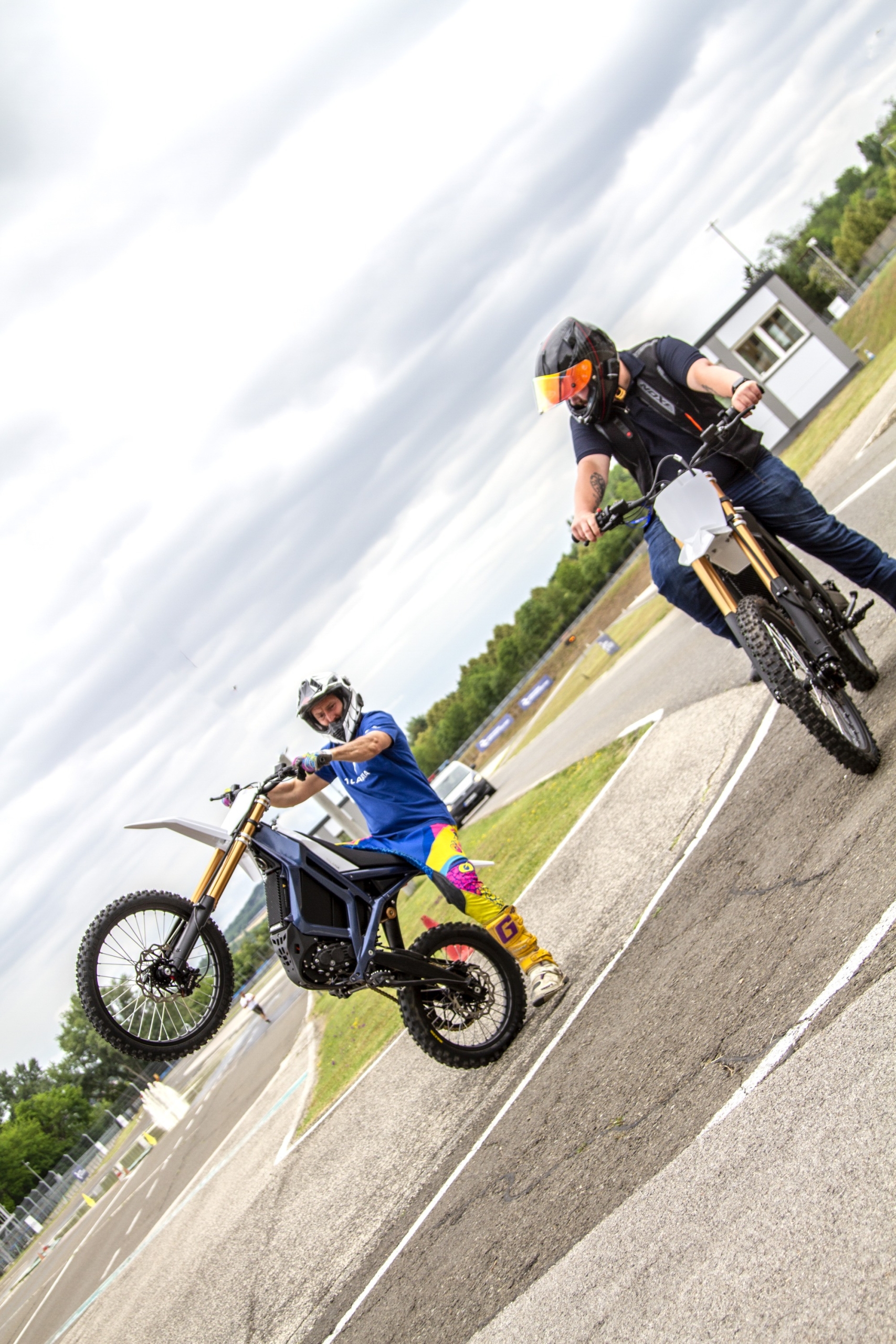 talaria komodo – Elektrorider – Hegylakók Motoros Magazin – 2025-4