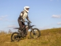 Hegylakok_motoros_magazin_Talaria_Büse_Road_II