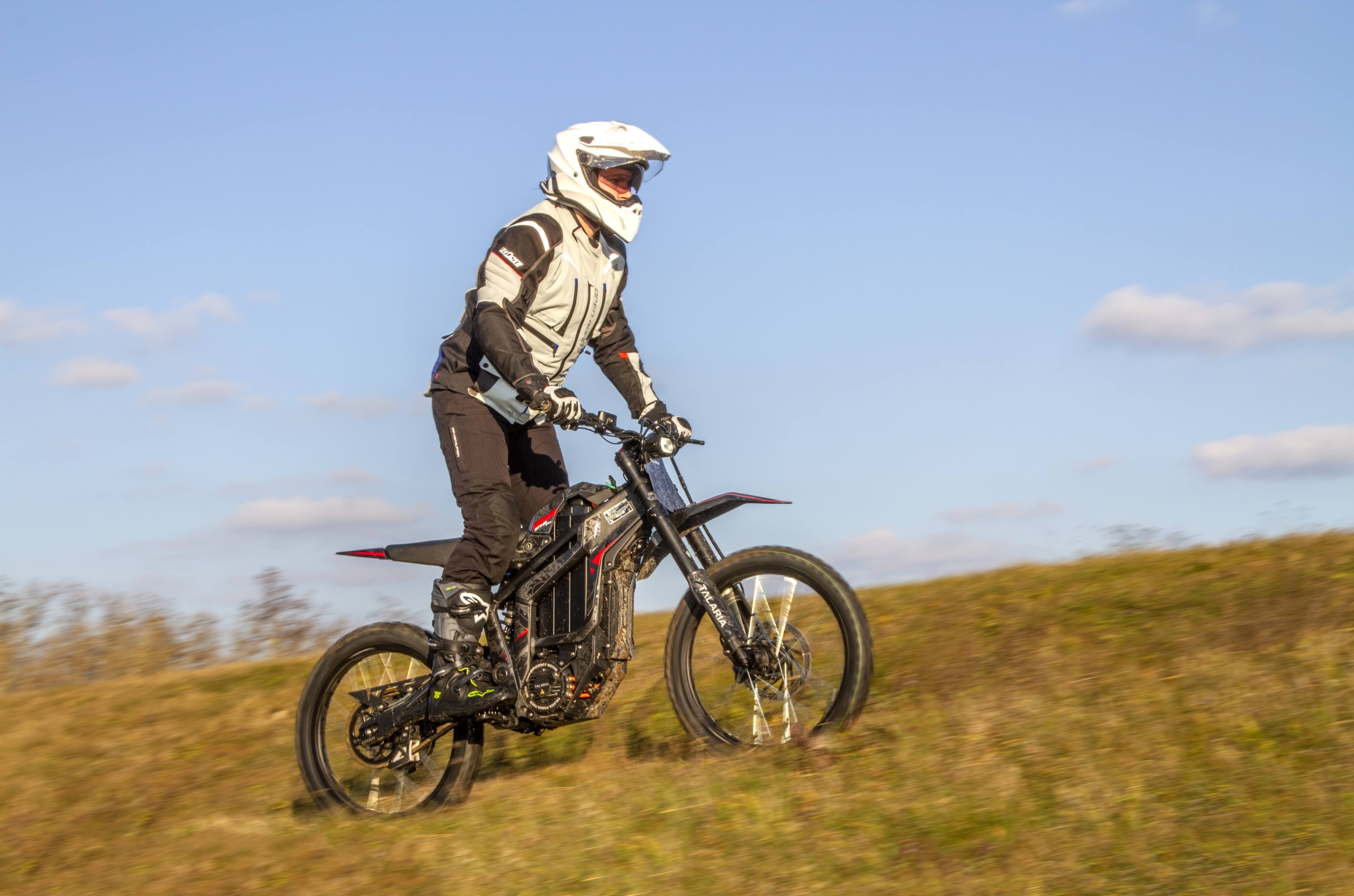 Kipróbált motoros felszerelések – I. rész – Büse Open Road II kabát