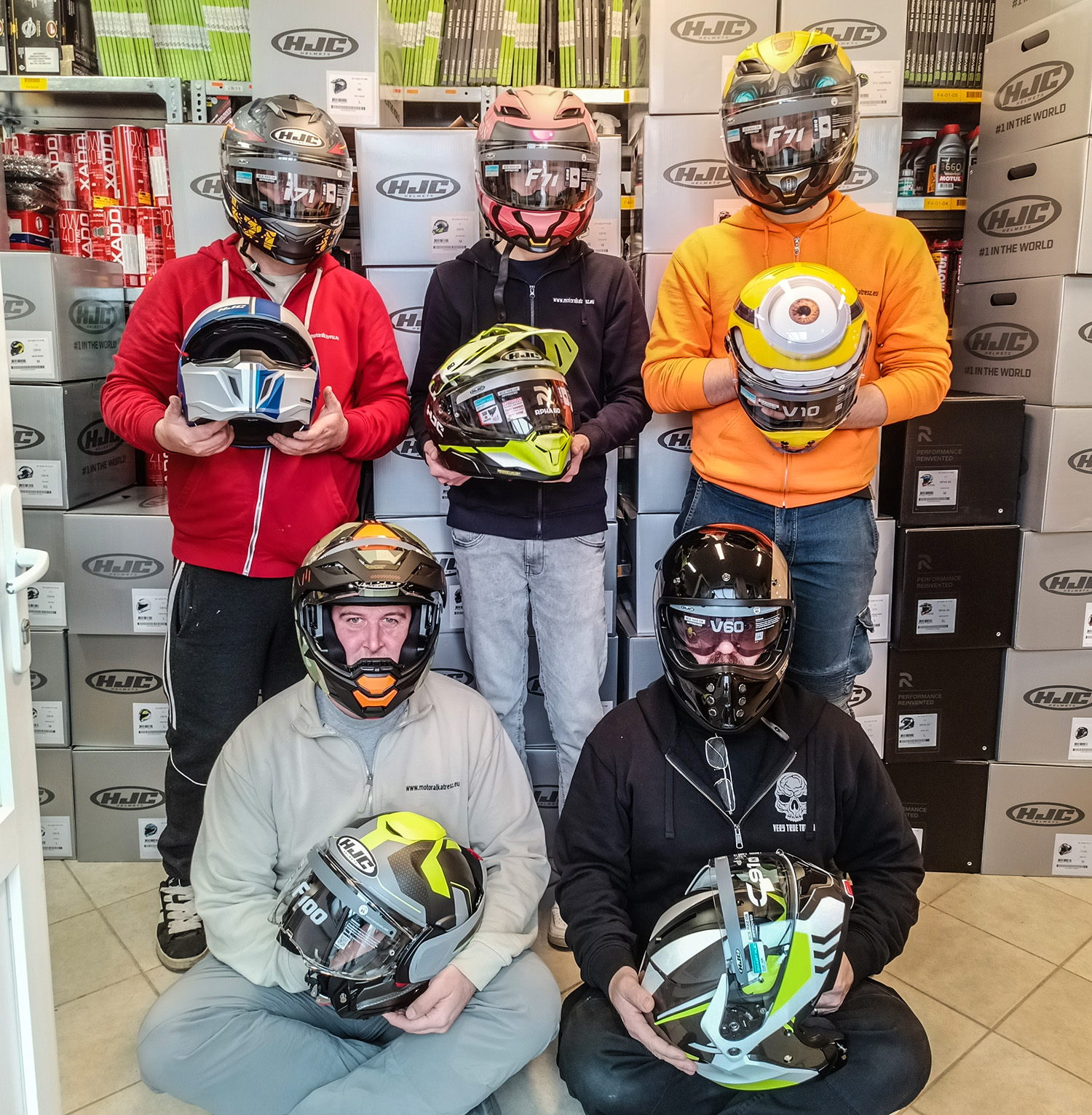 HJC motoralkatresz.eu – váchartyán motorosbolt