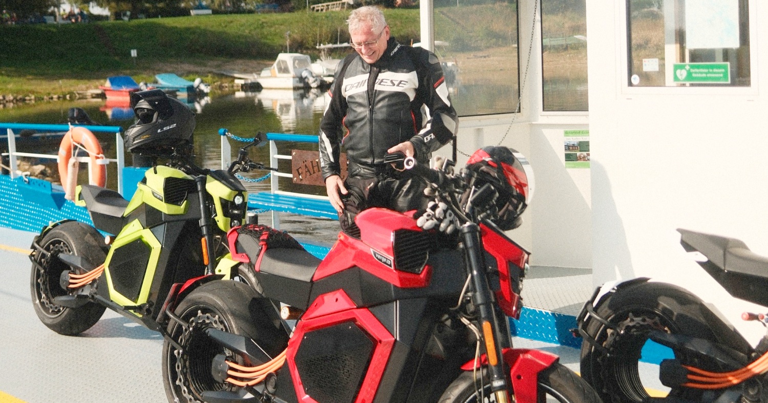 Független cég tesztelte a negyed óra alatt feltölthető e-motor aksiját