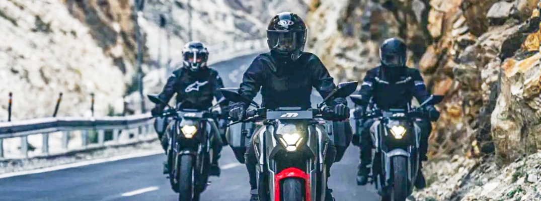 Ultraviolette banner