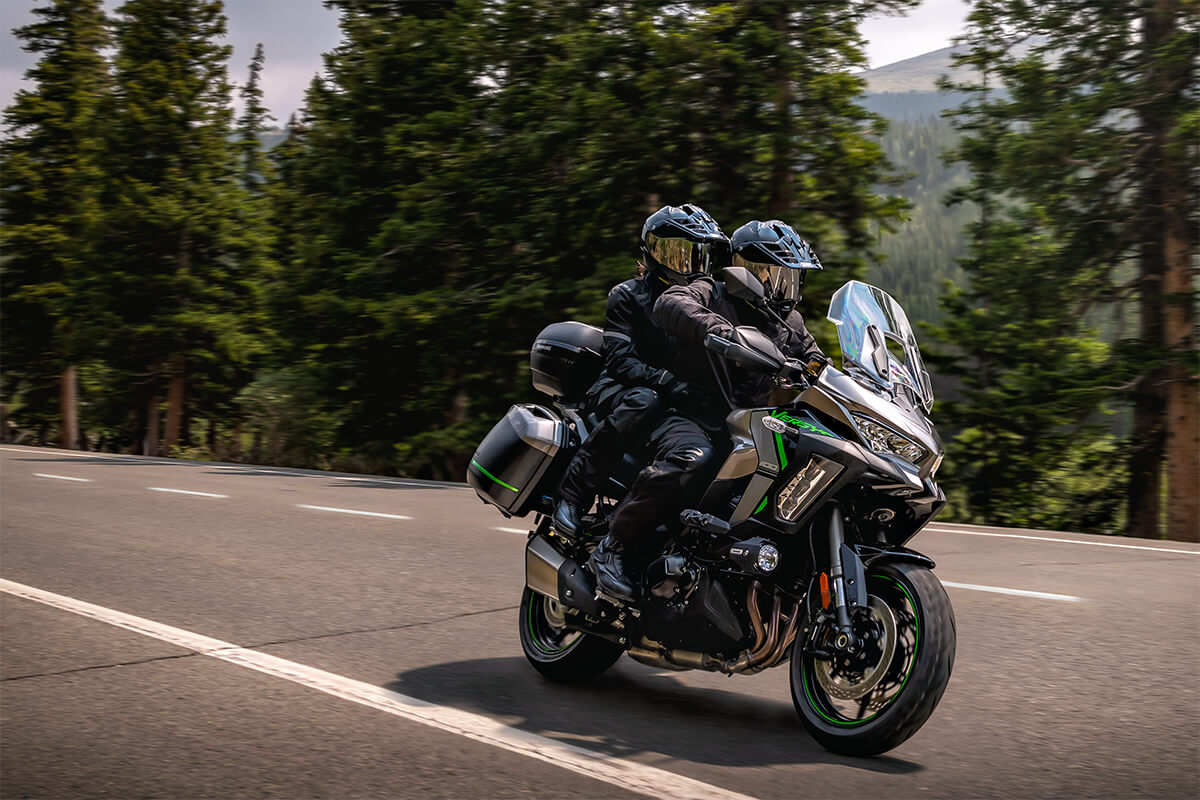 Kawasaki versys 1100 se-2
