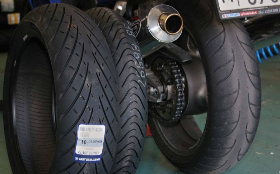 Középen majdnem 7 mm-es mintamélység? Nem vicceltek a Metzelernél az új abroncs kifejlesztésekor...