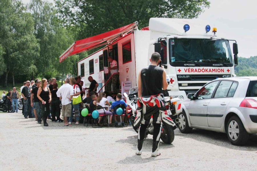 Rendkívül sokan jelentkeztek váradásra a nap folyamán