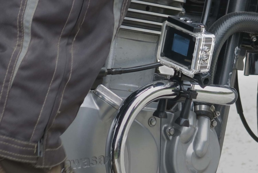 A kerékpárostartó bármelyik motor csomagtartójára, bukócsövére könnyedén rögzíthető
