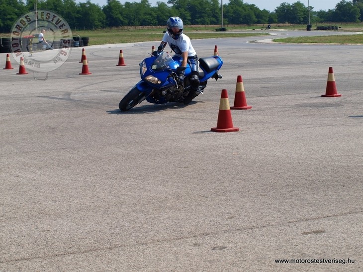 vezetestechnikai_trening_kakucs_motorostestveriseg vezetestechnikai_trening_kakucs_motorostestveriseg