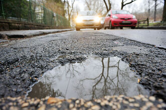 2011 alkusz autó baleset biztosítás biztosító casco crash fbamsz hegylakó hegylakók kártérítés X Kátyú kátyúkár kgfb köbe kötelező biztosítás közlekedés motor motorkerékpár