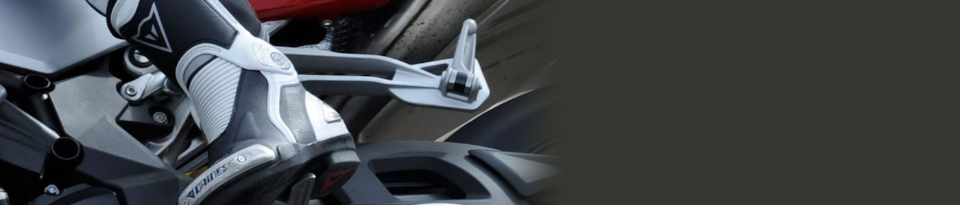 Motorossa valok: a ruhazat