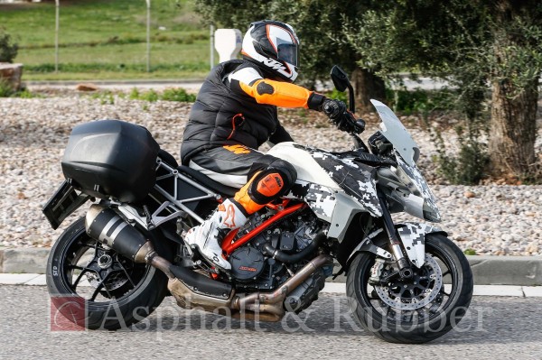 KTM 1290 Super Duke Tourer