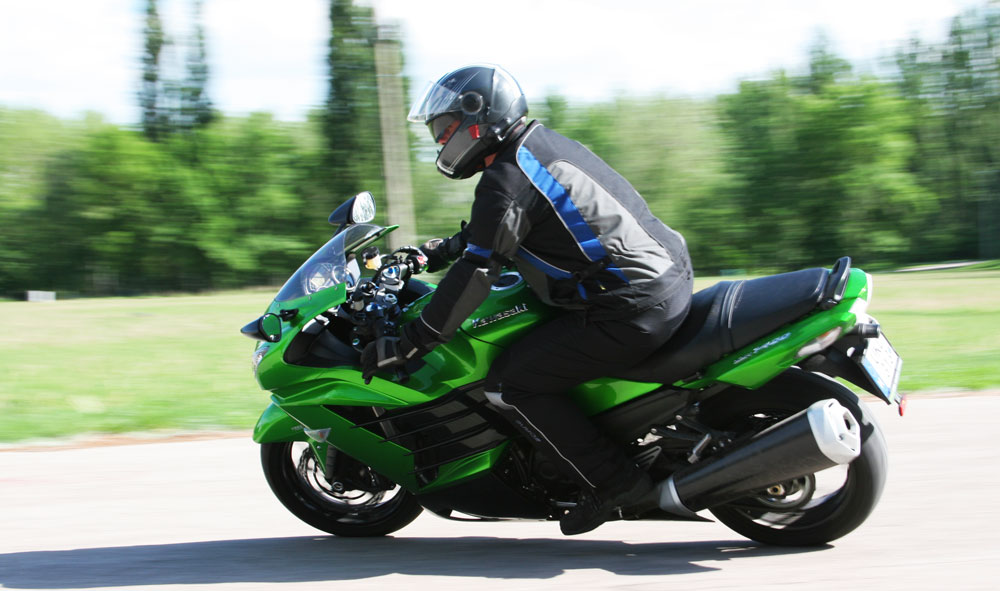 alpenmasters-2012-kawasaki-zzr1400
