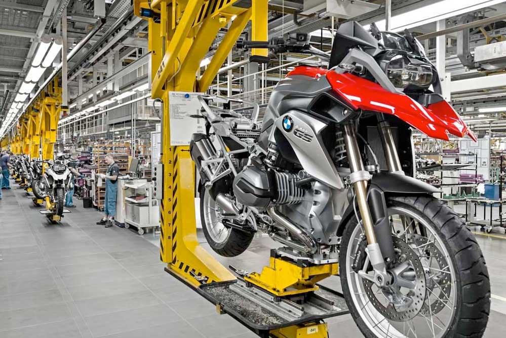 bmwfactory-berlin-moto-assembly