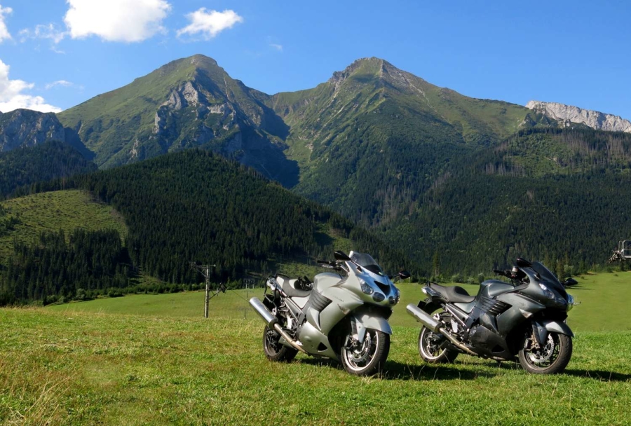 A Tátrában csaknem fagyott a hűvösebb augusztusi reggeleken, de túratempó mellett itt sem jelentkezett érezhető különbség - a mai túrasport és sportgumik tényleg univerzálisak