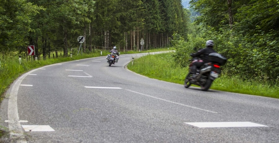 motorozás