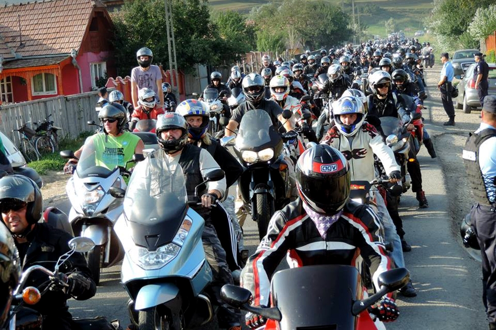 kezdivasarhely-felvonulas