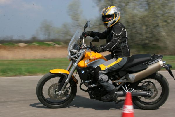 jogositvany-motor-utas