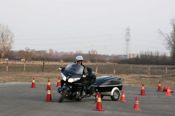 kakucs-ring-tommot-motoros-vezetestechnika