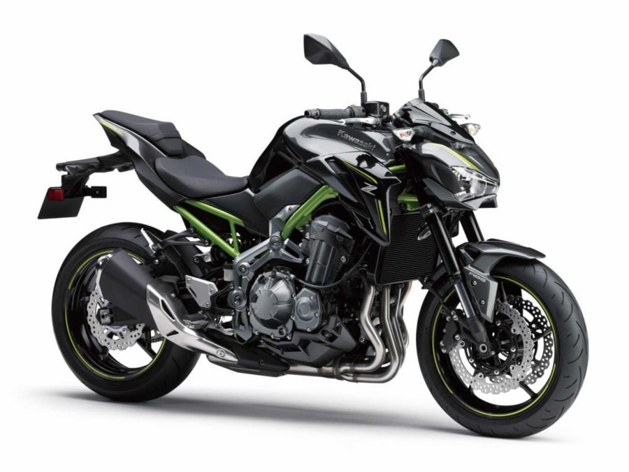 Az új gépek között a csupaszmotorok a legnépszerűbbek, így nem is csoda, hogy a gyártók is ezt a kategóriát erősítik. A Kawasaki például két taggal bővít: a Z650 és a Z900 már 2017 tavaszától kapható lesz