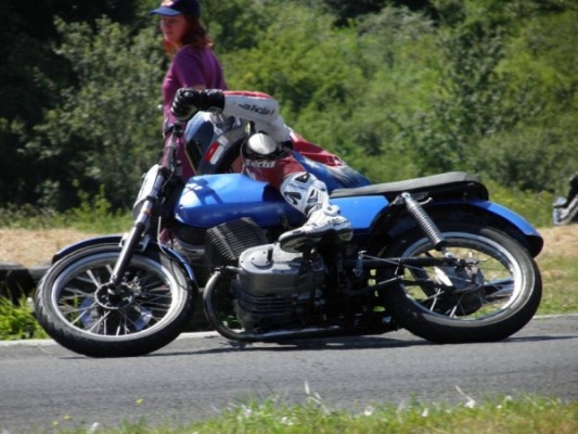 Kispataki az MZ-n sem spórolt a gázzal... (fotó: oldtimerhungary)