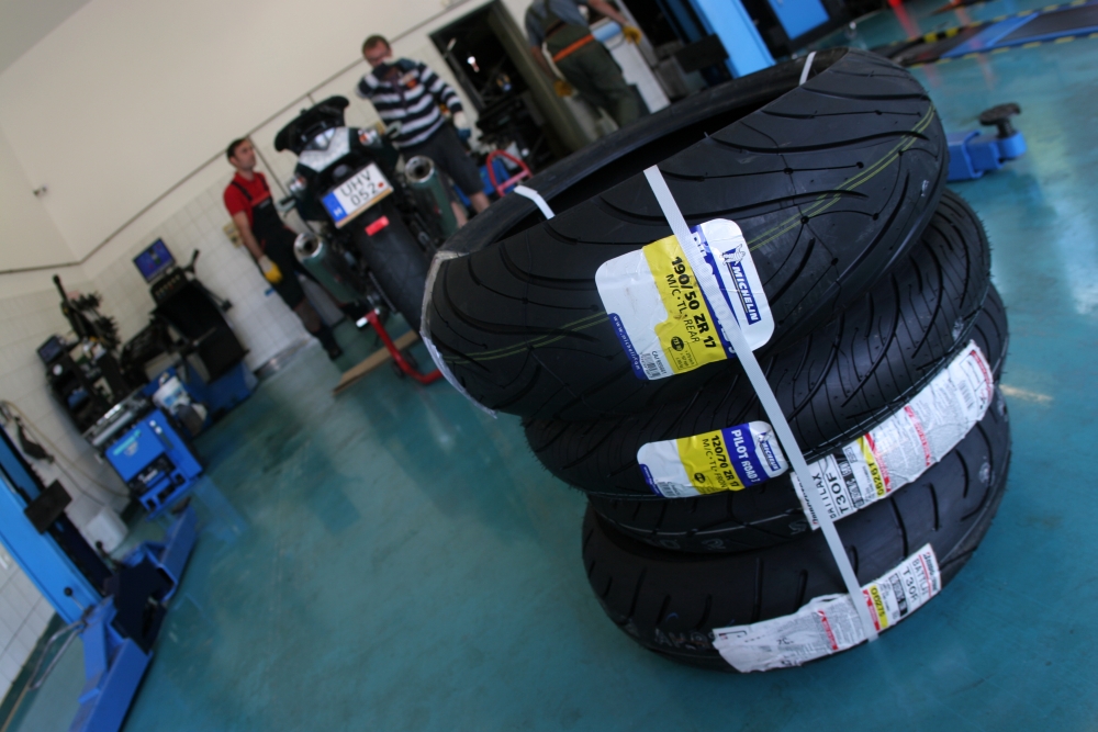 michelin-pilot-road-3-bridgestone-t30-test1
