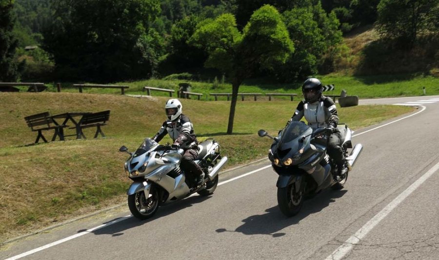 A közel negyven fokos kánikulából a hegyek felé menekültünk, és milyen jül tettük - remek aszfalt és kellemes hőmérséklet várt minket