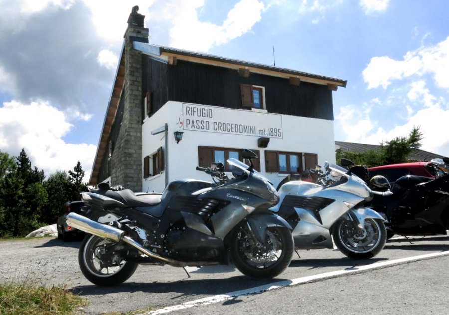 Pihenő Észak-Olaszország egyik legszebb hágóján, a közel kétezer méter magas Croce Dominin