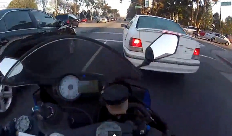 motorcycle-close-call