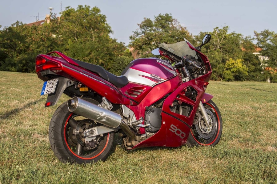 suzuki rf900