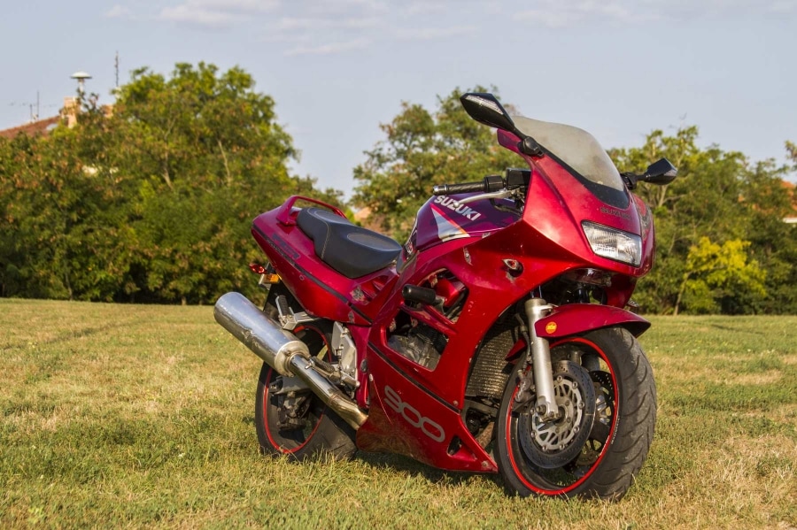 suzuki rf900