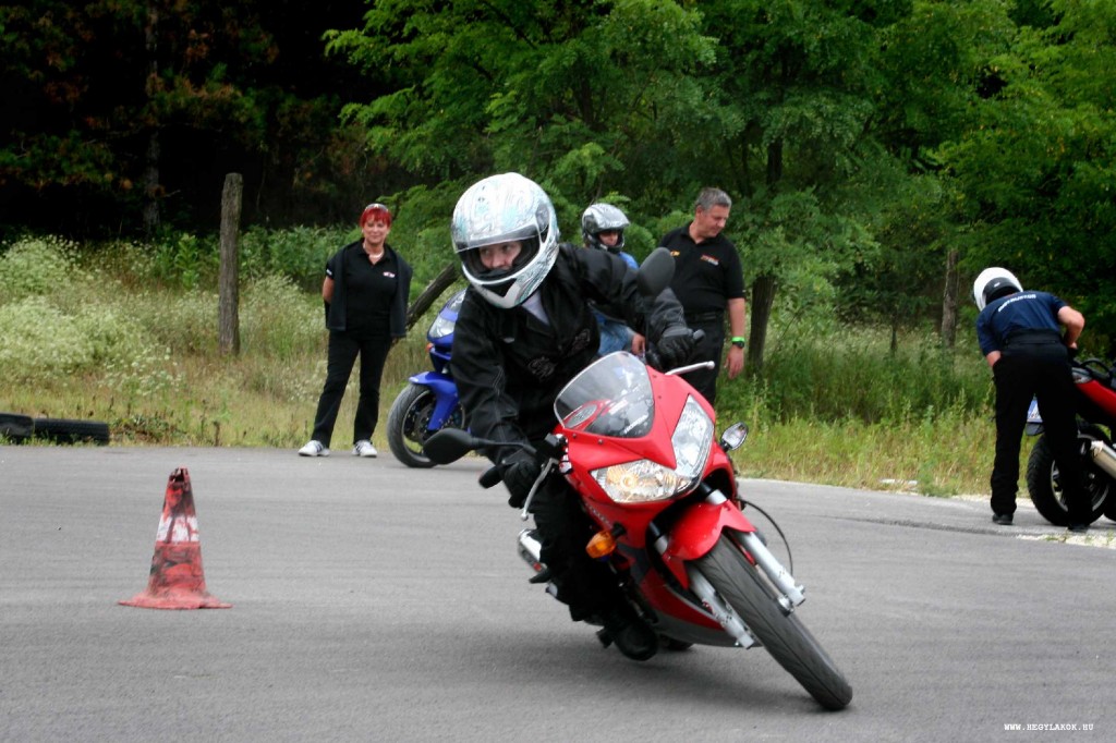 vezetéstechnikai tréning