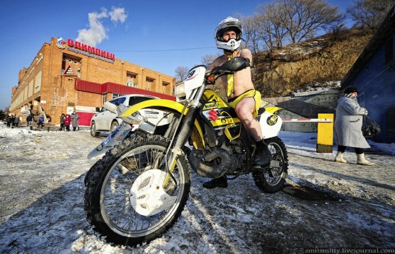 winternudebikers001-13