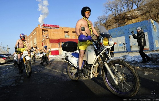 winternudebikers001-21